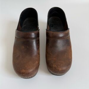 Brown Oil Leather Dansko Clogs, Size 39